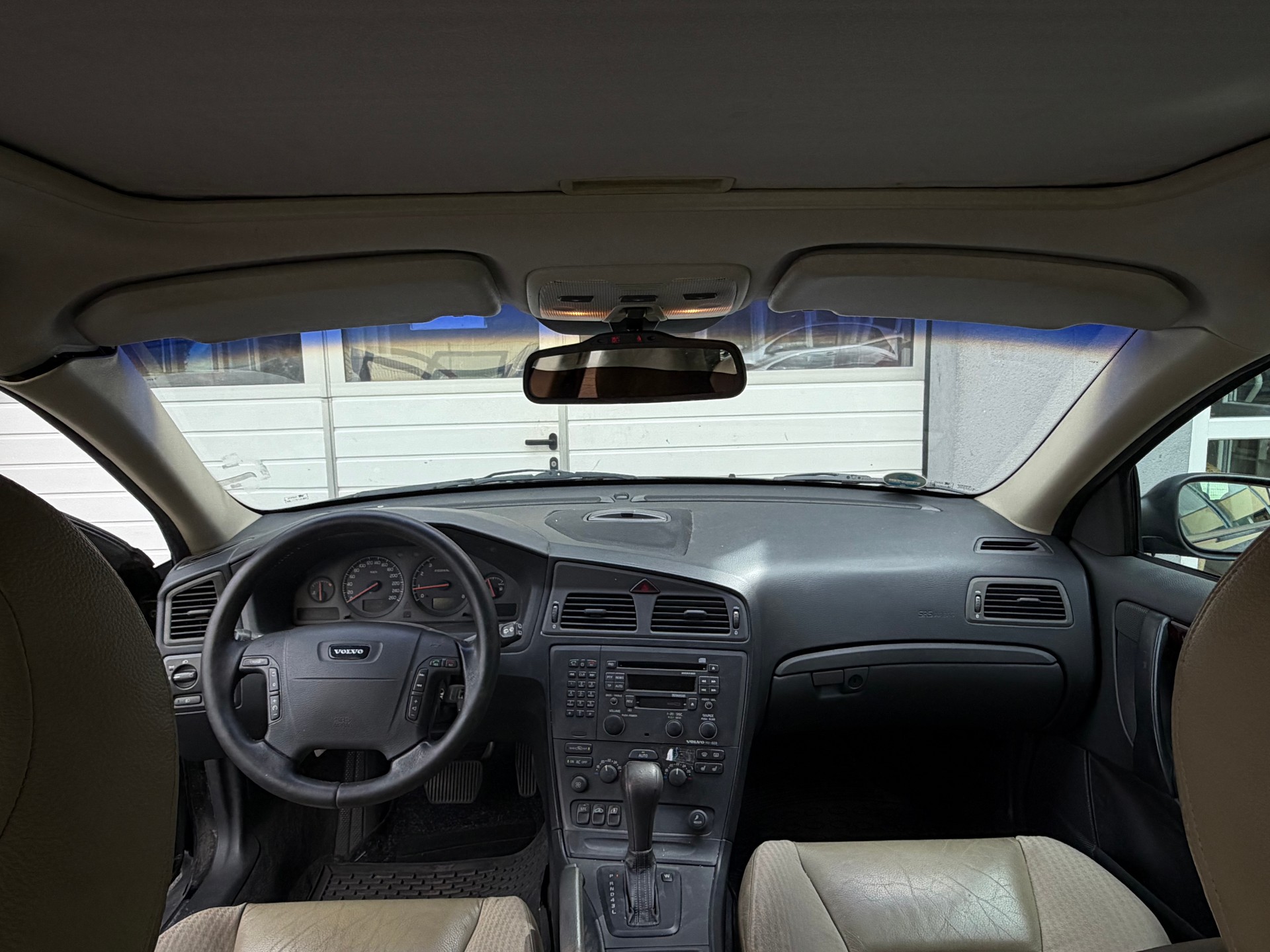 VOLVO Volvo V70 T5*Unikat*Frisch ab MFK&Service*8-Fach Räder*250PS*Schiebedach*-image-10