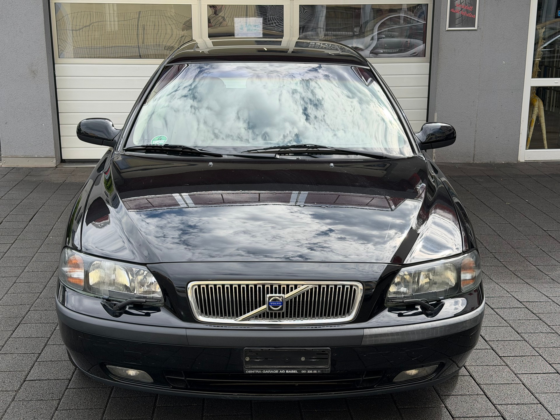 VOLVO Volvo V70 T5*Unikat*Frisch ab MFK&Service*8-Fach Räder*250PS*Schiebedach*-image-3