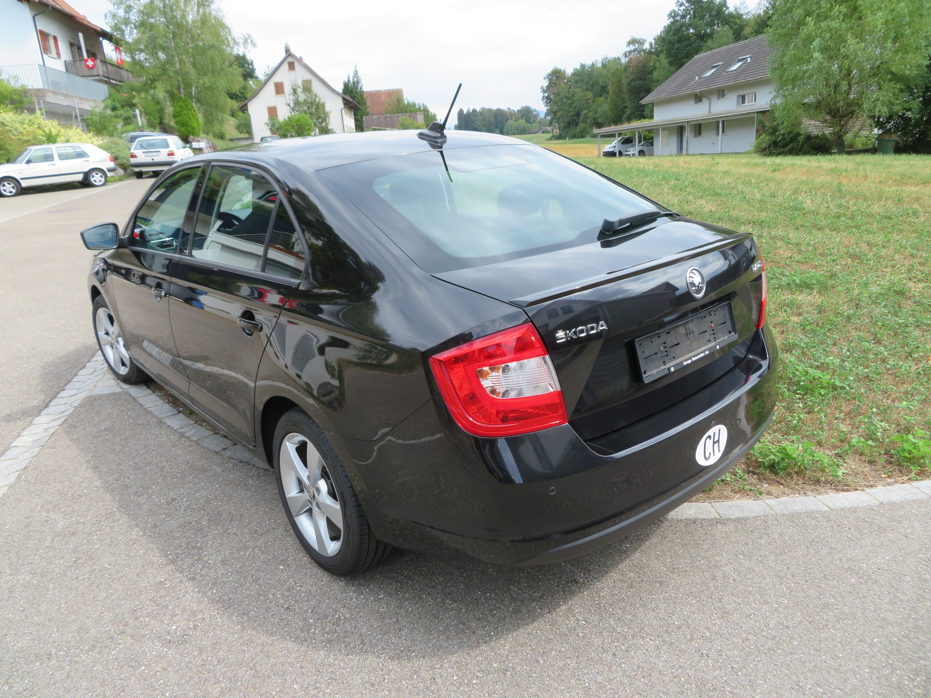 SKODA 1.4 TSI Elegance DSG-image-2