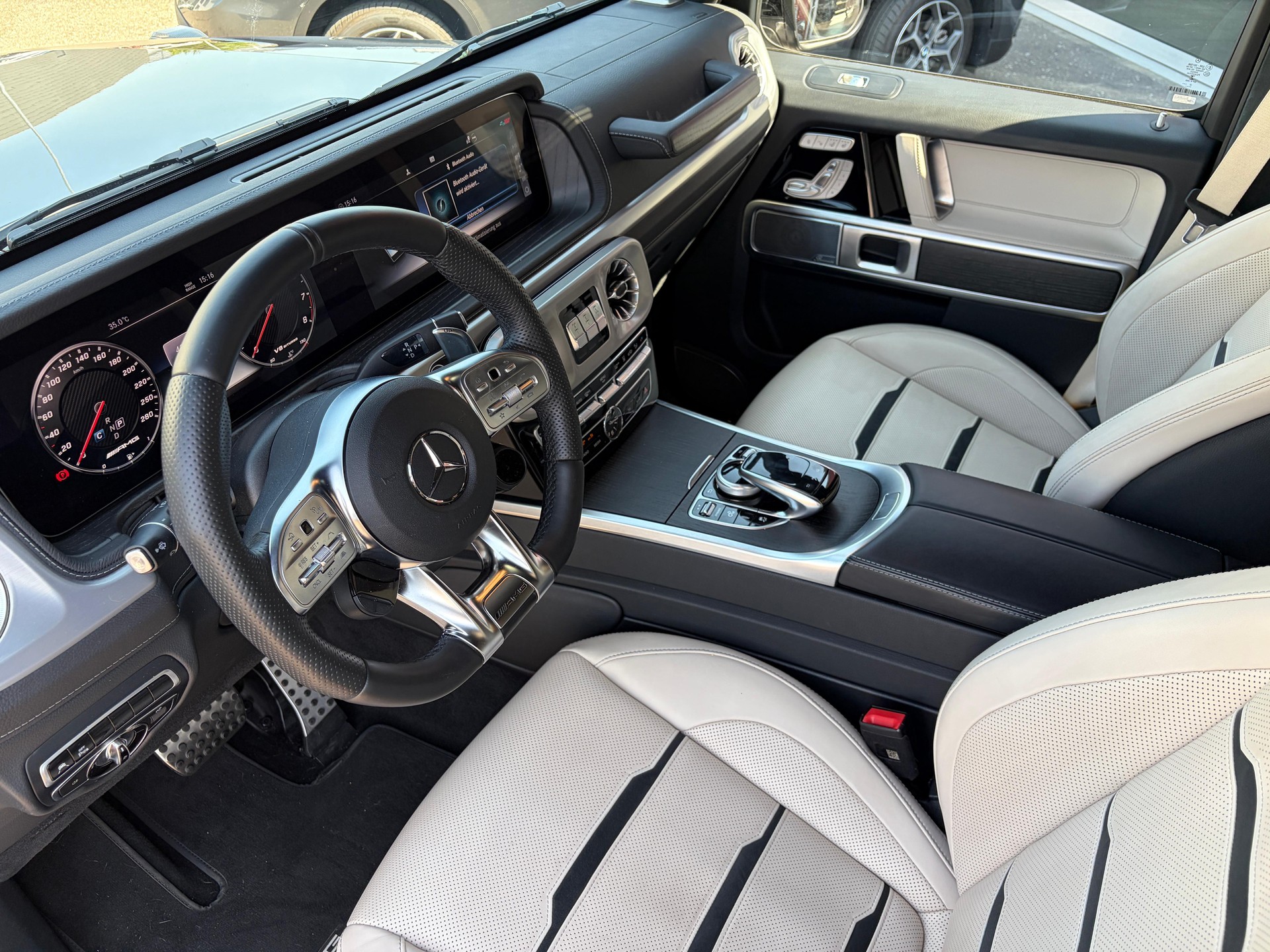 MERCEDES-BENZ G 63 AMG 4x4 Speedshift Plus G-Tronic-image-2