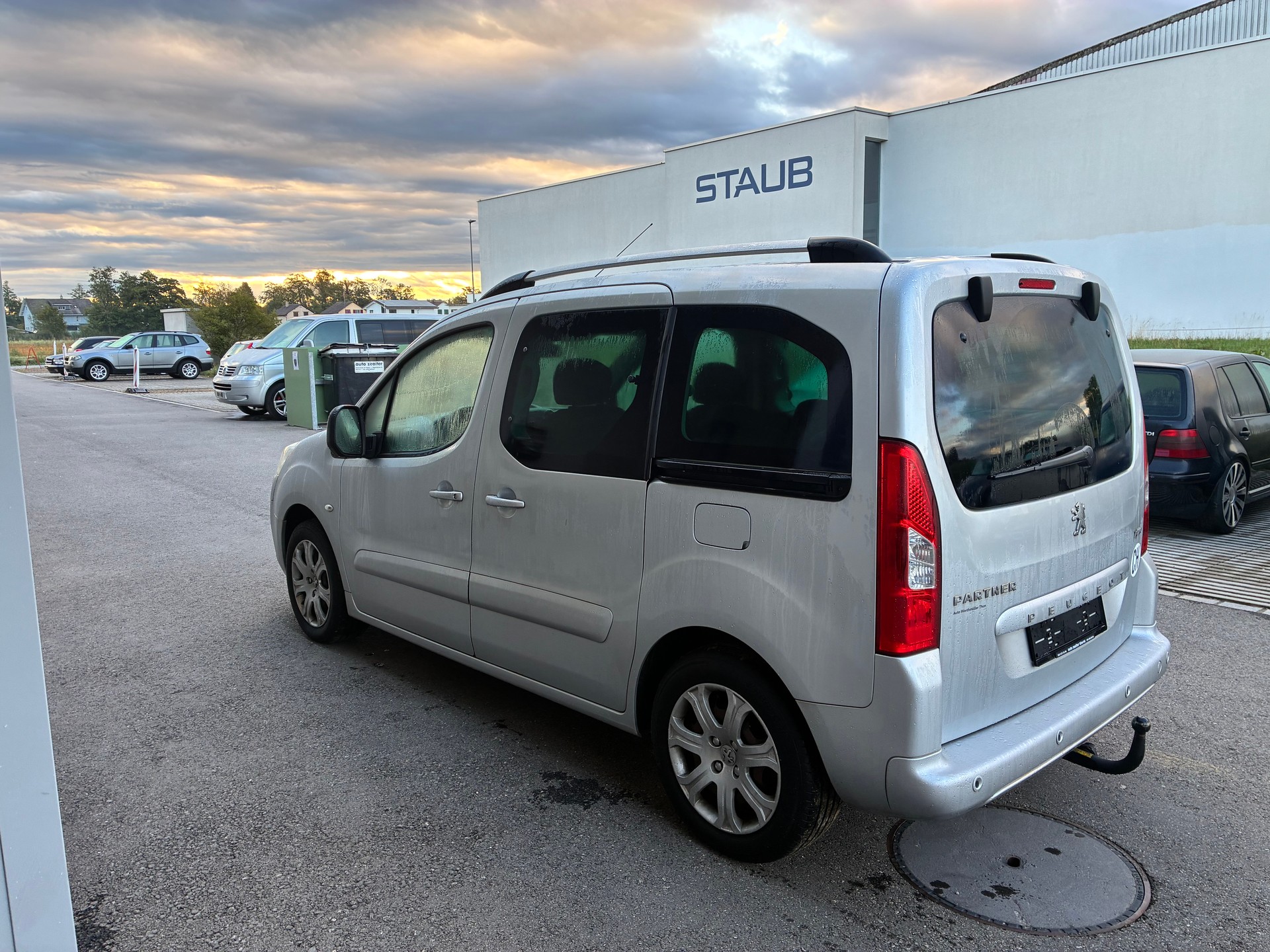 PEUGEOT Partner 1.6 HDI Outdoor-image-4