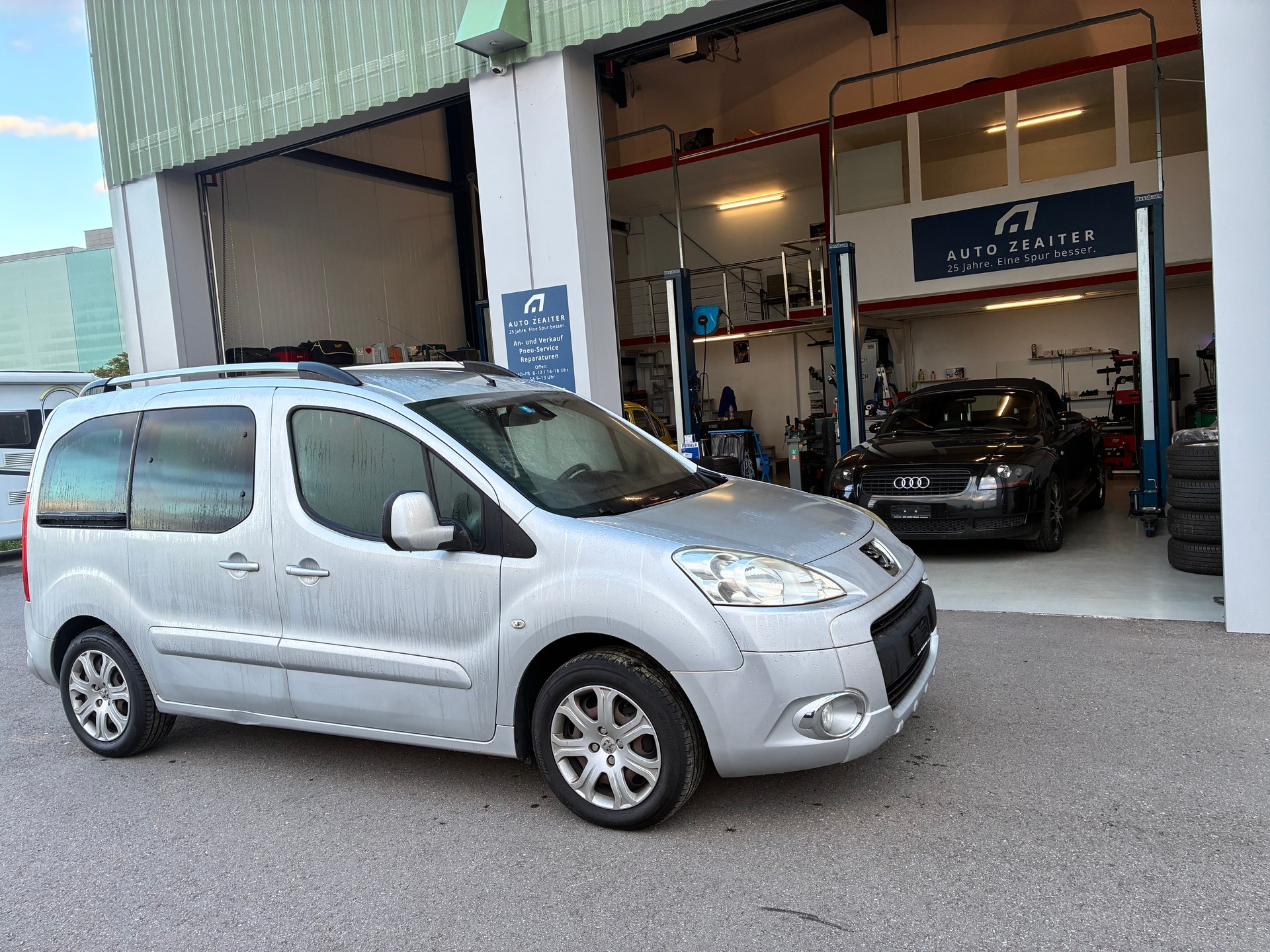 PEUGEOT Partner 1.6 HDI Outdoor-image-1
