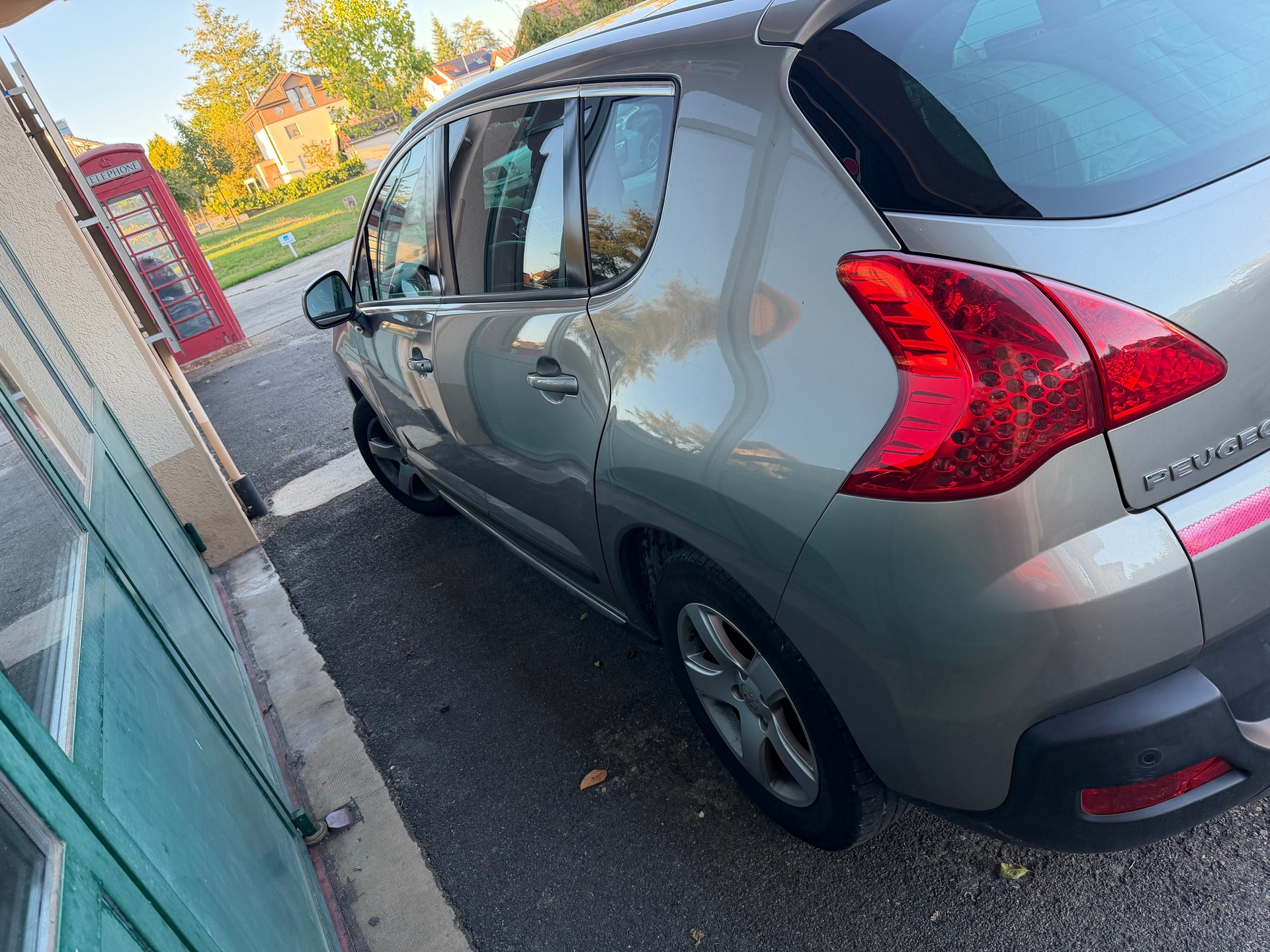 PEUGEOT 3008 1.6 HDI Sport EGS6-image-1