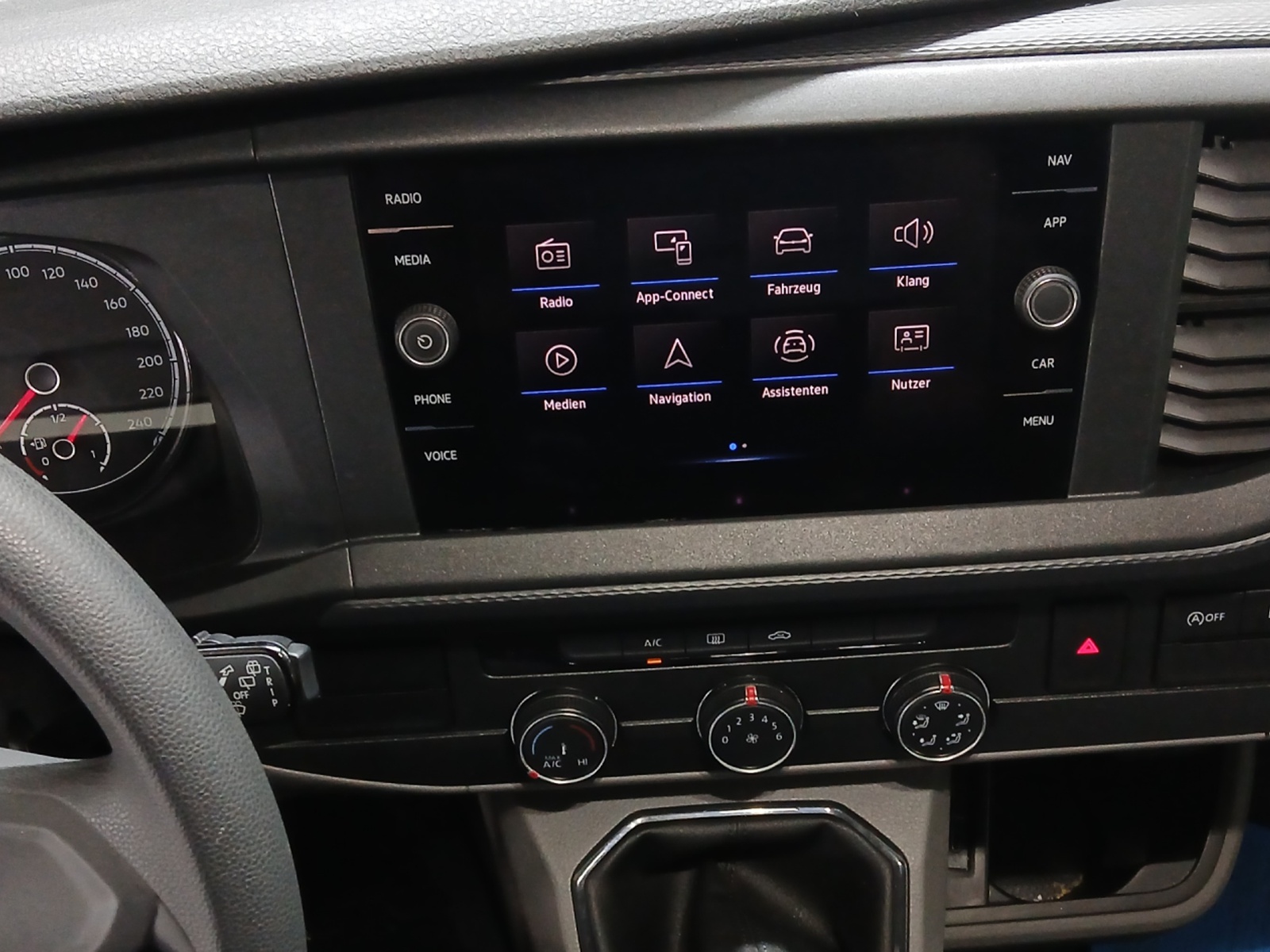 VW T6.1 2.0 TDI-image-9