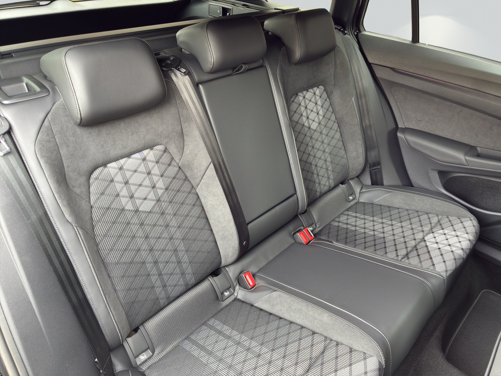 VW Golf Variant 2.0 TSI R-Line DSG 4 Motion-image-8