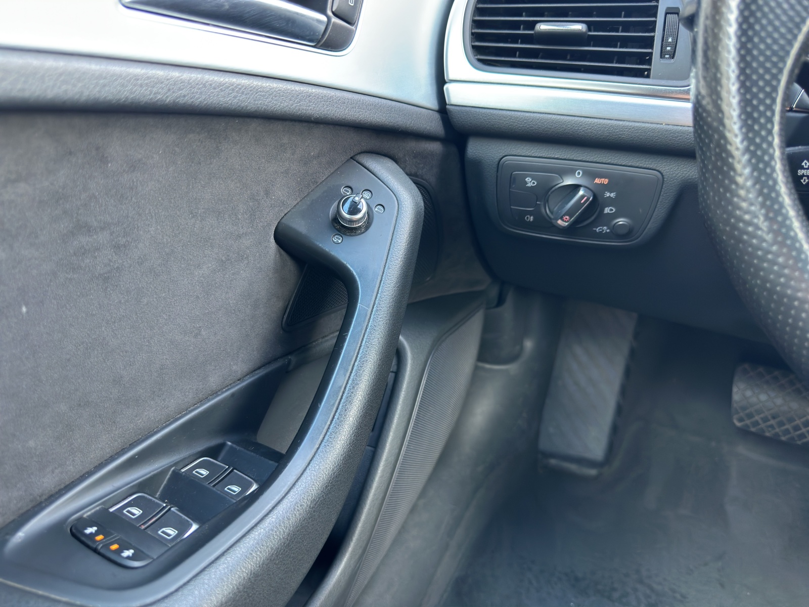 AUDI A6 Kombi 2.0 TDI multitronic-image-16