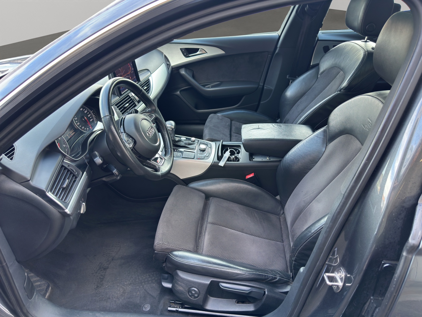 AUDI A6 Kombi 2.0 TDI multitronic-image-9