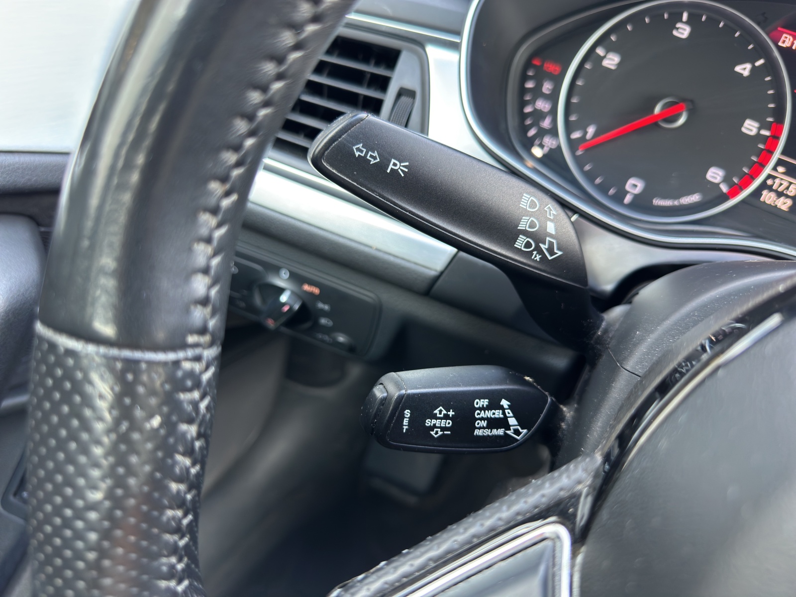 AUDI A6 Kombi 2.0 TDI multitronic-image-11