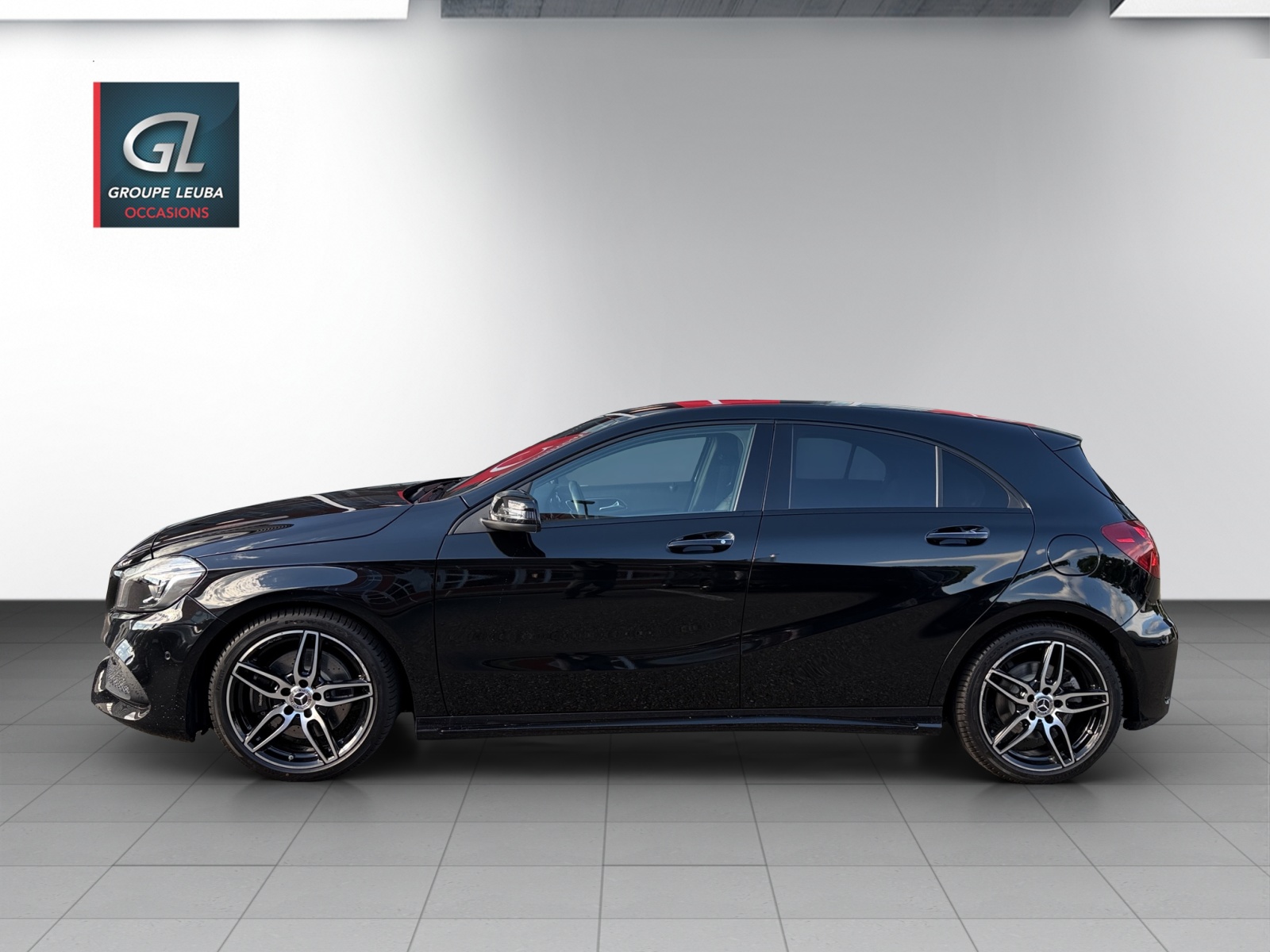 MERCEDES-BENZ A 250 AMG Line 4Matic-image-2