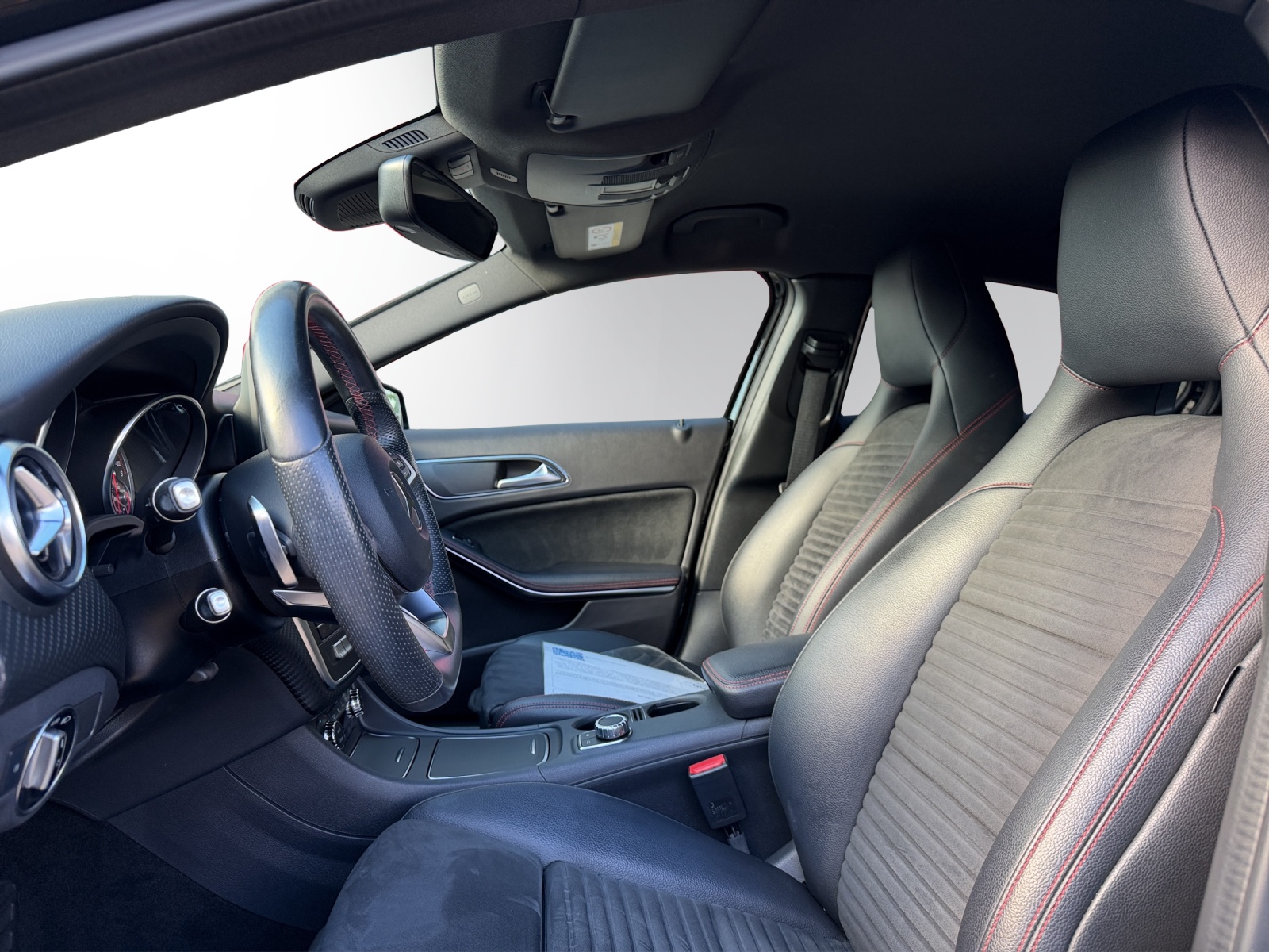 MERCEDES-BENZ A 250 AMG Line 4Matic-image-8