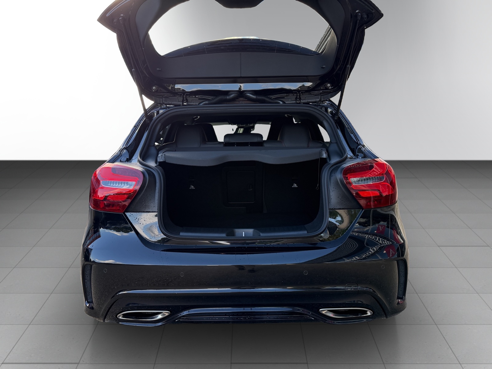 MERCEDES-BENZ A 250 AMG Line 4Matic-image-5