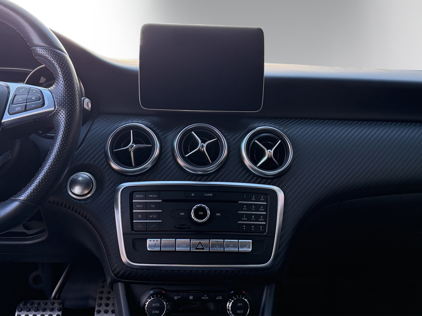MERCEDES-BENZ A 250 AMG Line 4Matic-image-14