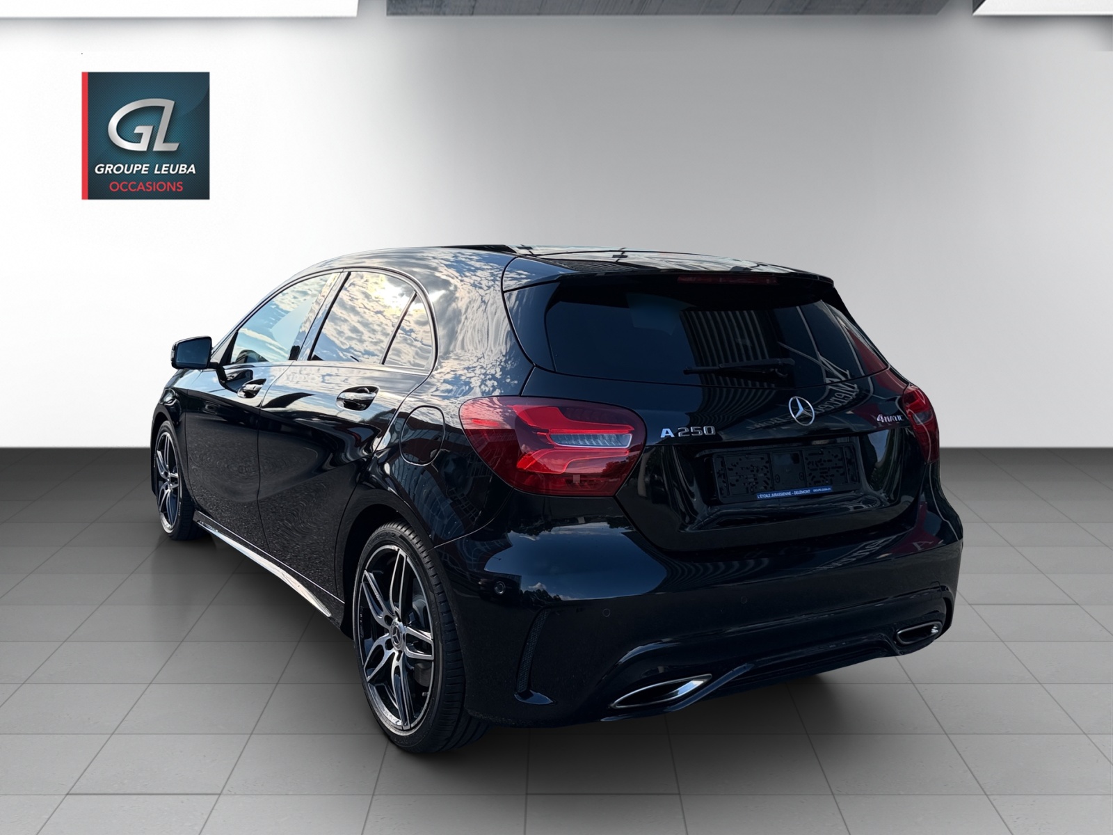 MERCEDES-BENZ A 250 AMG Line 4Matic-image-3