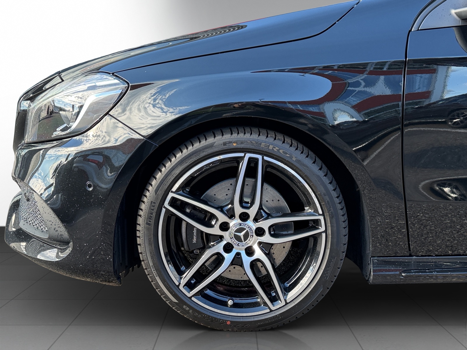 MERCEDES-BENZ A 250 AMG Line 4Matic-image-6