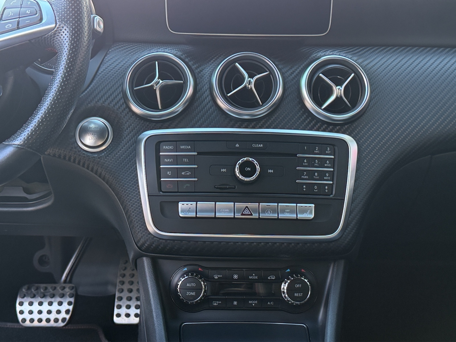 MERCEDES-BENZ A 250 AMG Line 4Matic-image-12