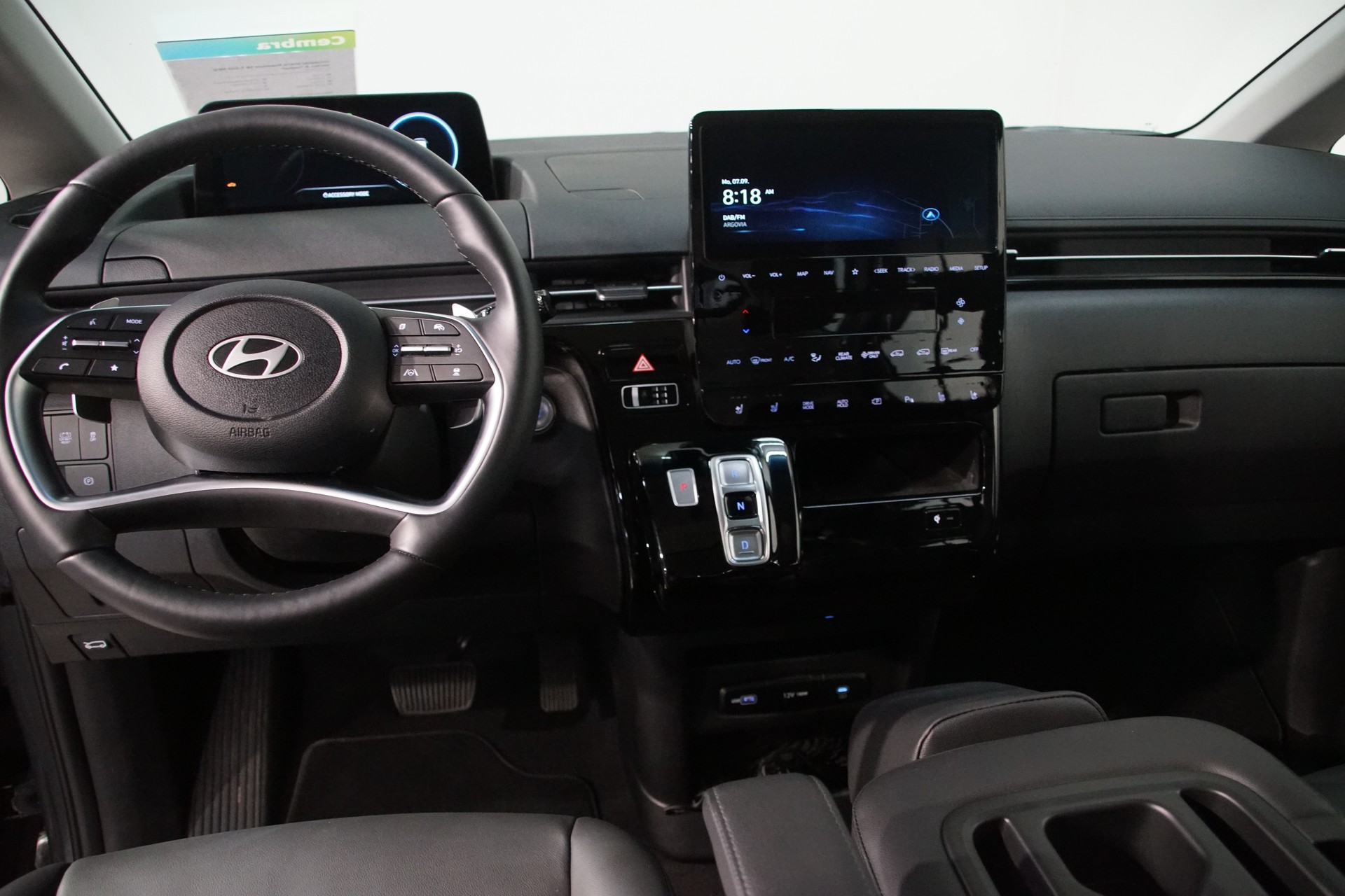 HYUNDAI Staria Premium 1.6 T-GDi HEV Vertex A *swiss*-image-16