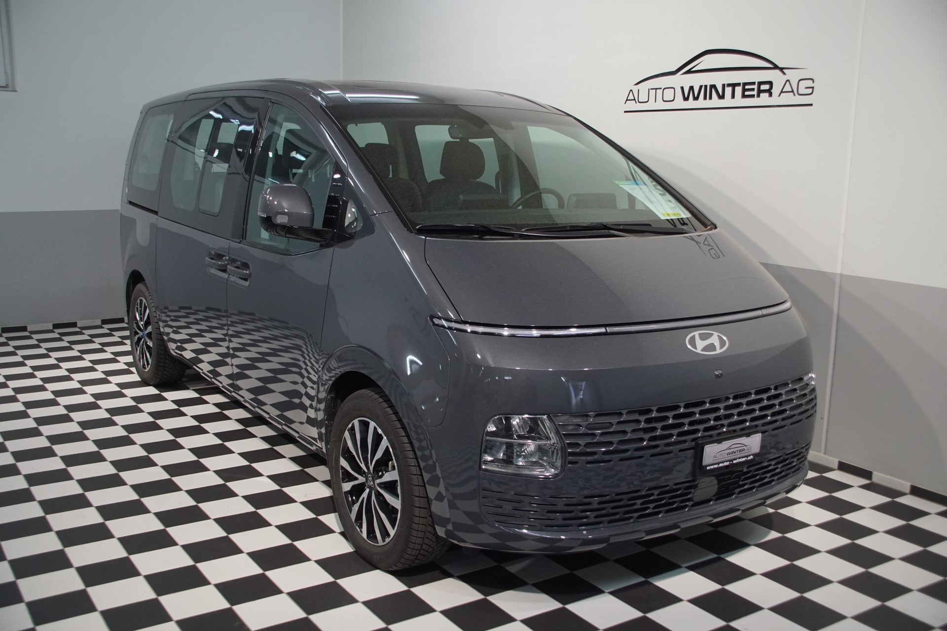 HYUNDAI Staria Premium 1.6 T-GDi HEV Vertex A *swiss*-image-2
