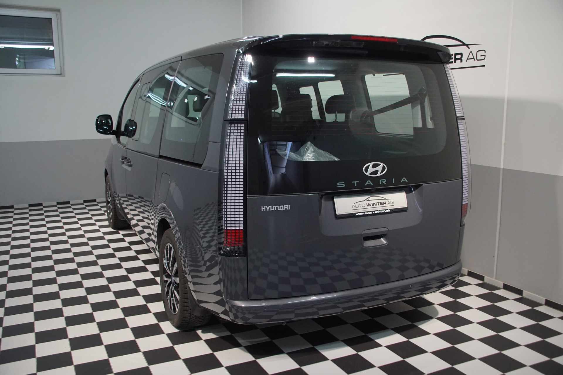HYUNDAI Staria Premium 1.6 T-GDi HEV Vertex A *swiss*-image-11