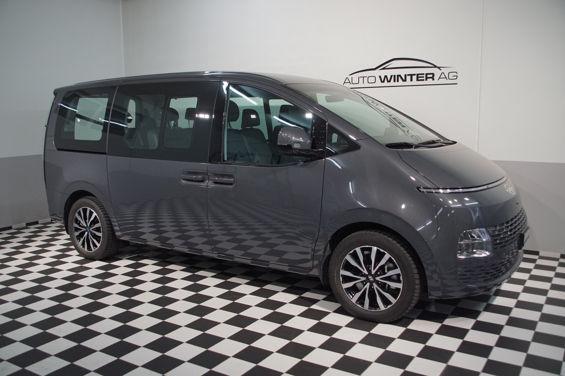 HYUNDAI Staria Premium 1.6 T-GDi HEV Vertex A *swiss*-image-5
