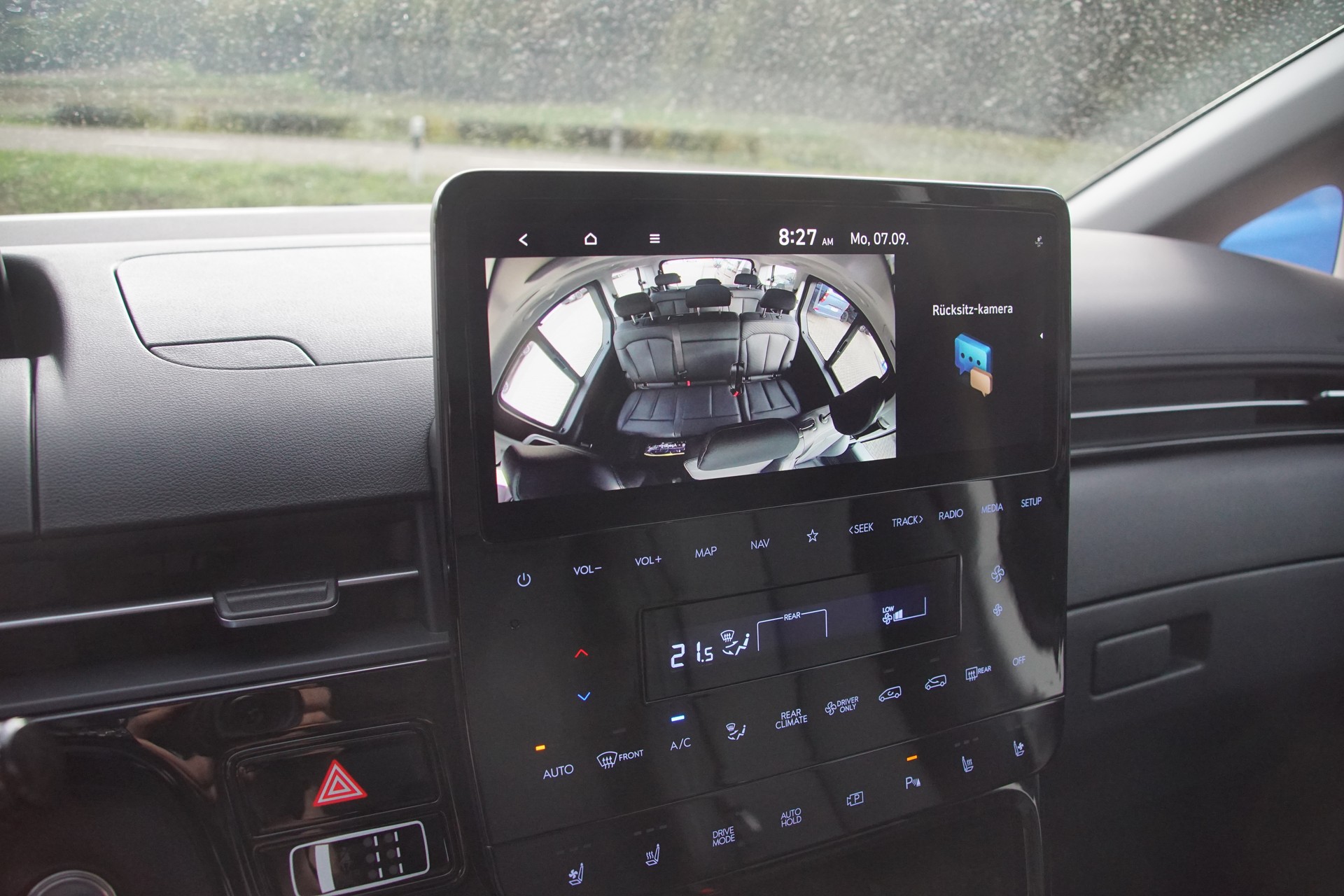 HYUNDAI Staria Premium 1.6 T-GDi HEV Vertex A *swiss*-image-21