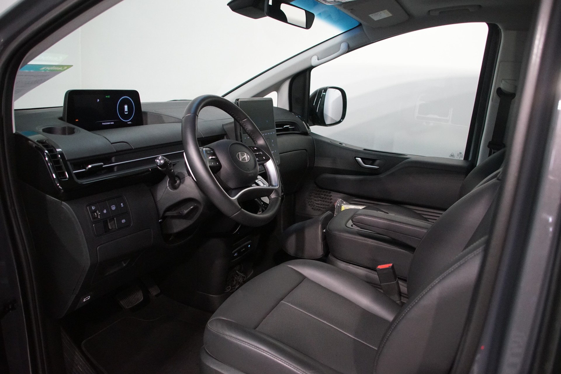 HYUNDAI Staria Premium 1.6 T-GDi HEV Vertex A *swiss*-image-13