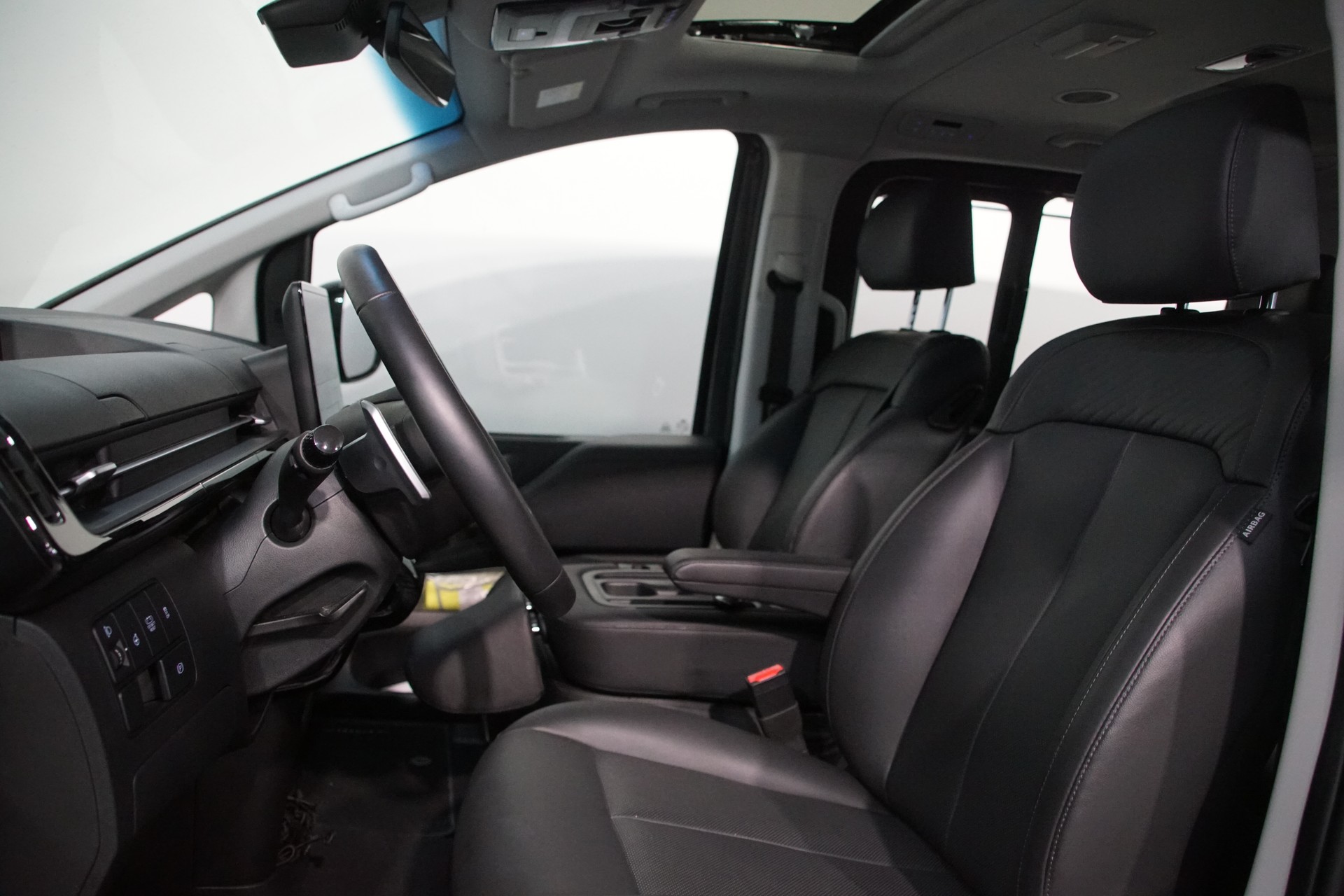 HYUNDAI Staria Premium 1.6 T-GDi HEV Vertex A *swiss*-image-15