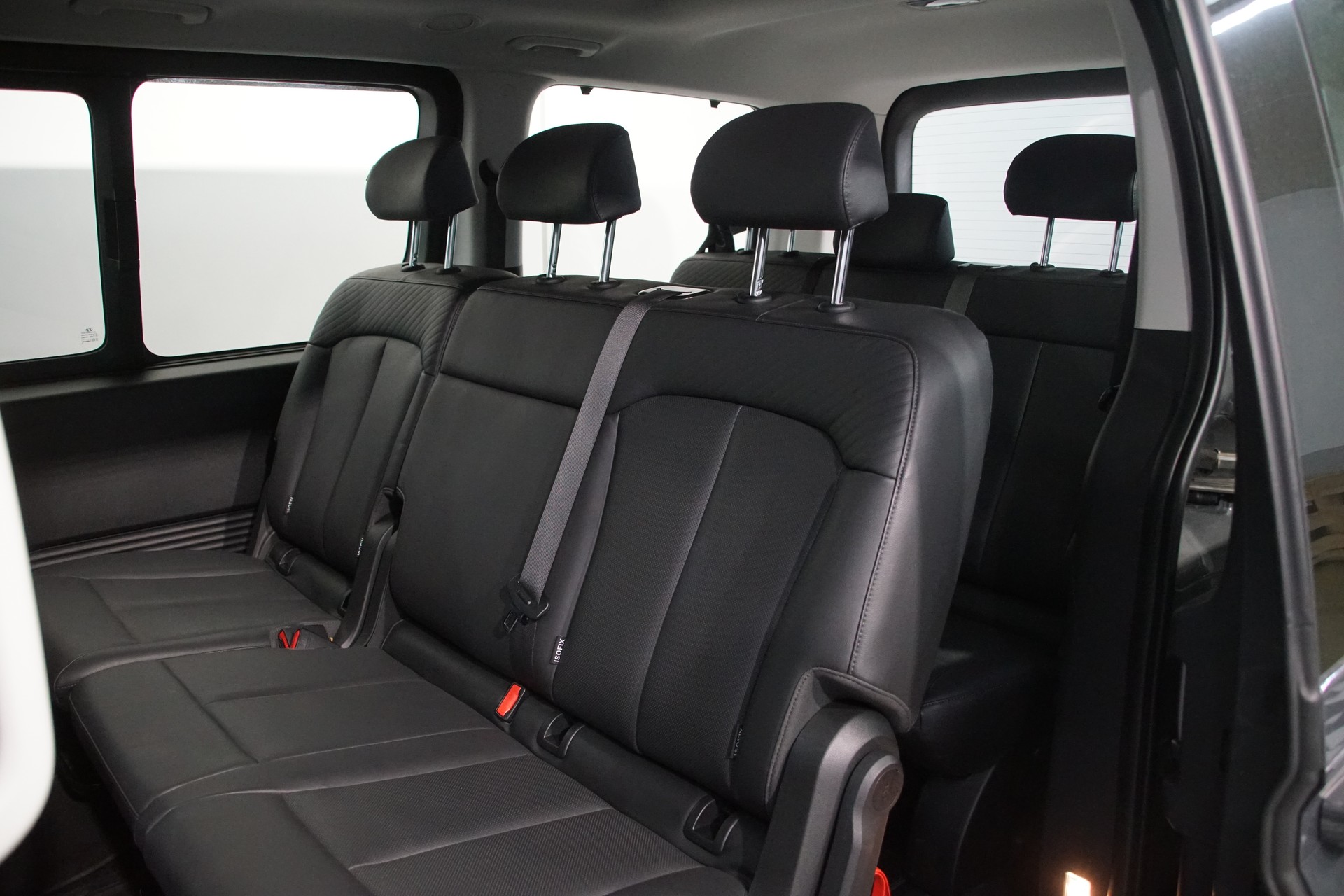 HYUNDAI Staria Premium 1.6 T-GDi HEV Vertex A *swiss*-image-22
