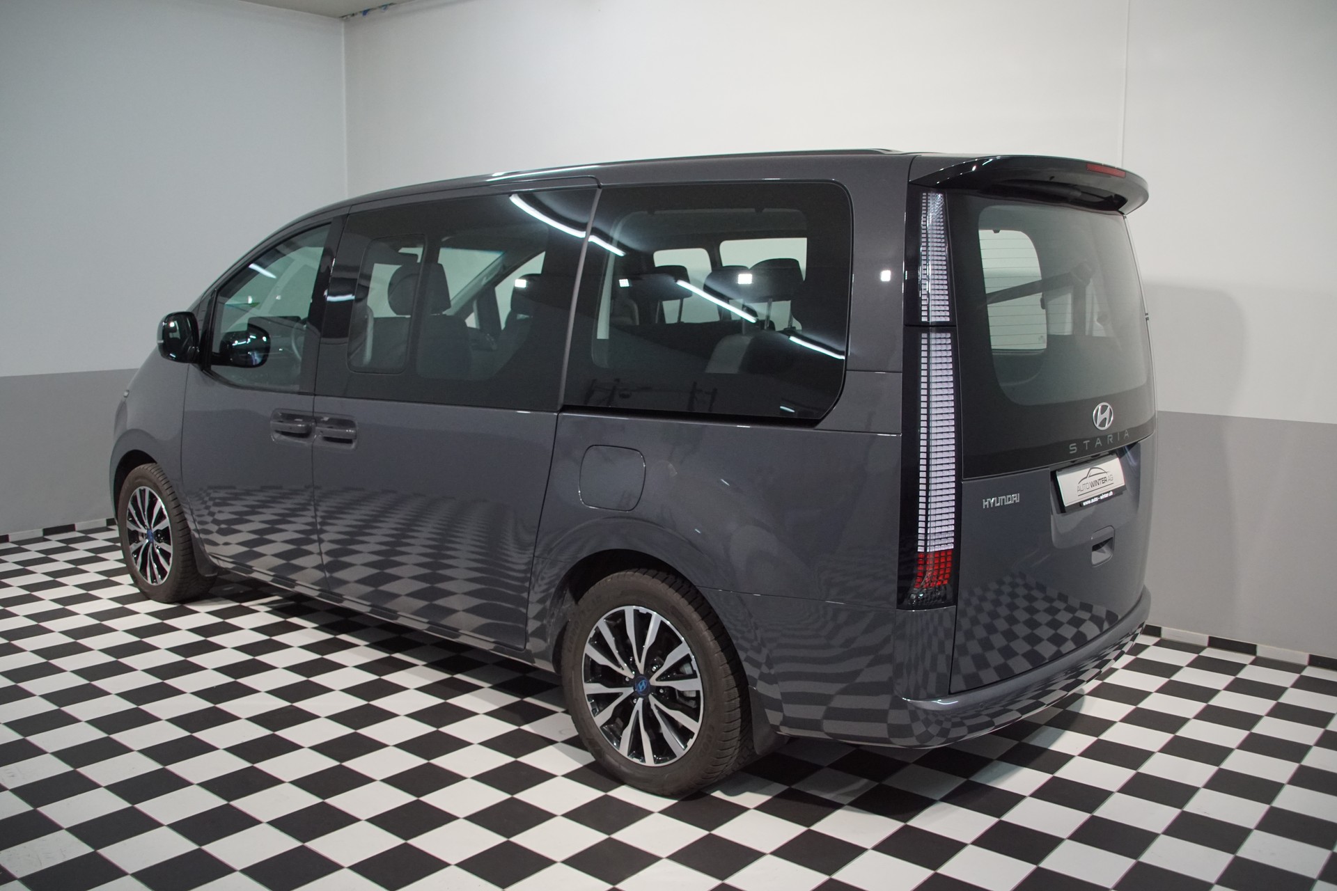 HYUNDAI Staria Premium 1.6 T-GDi HEV Vertex A *swiss*-image-10