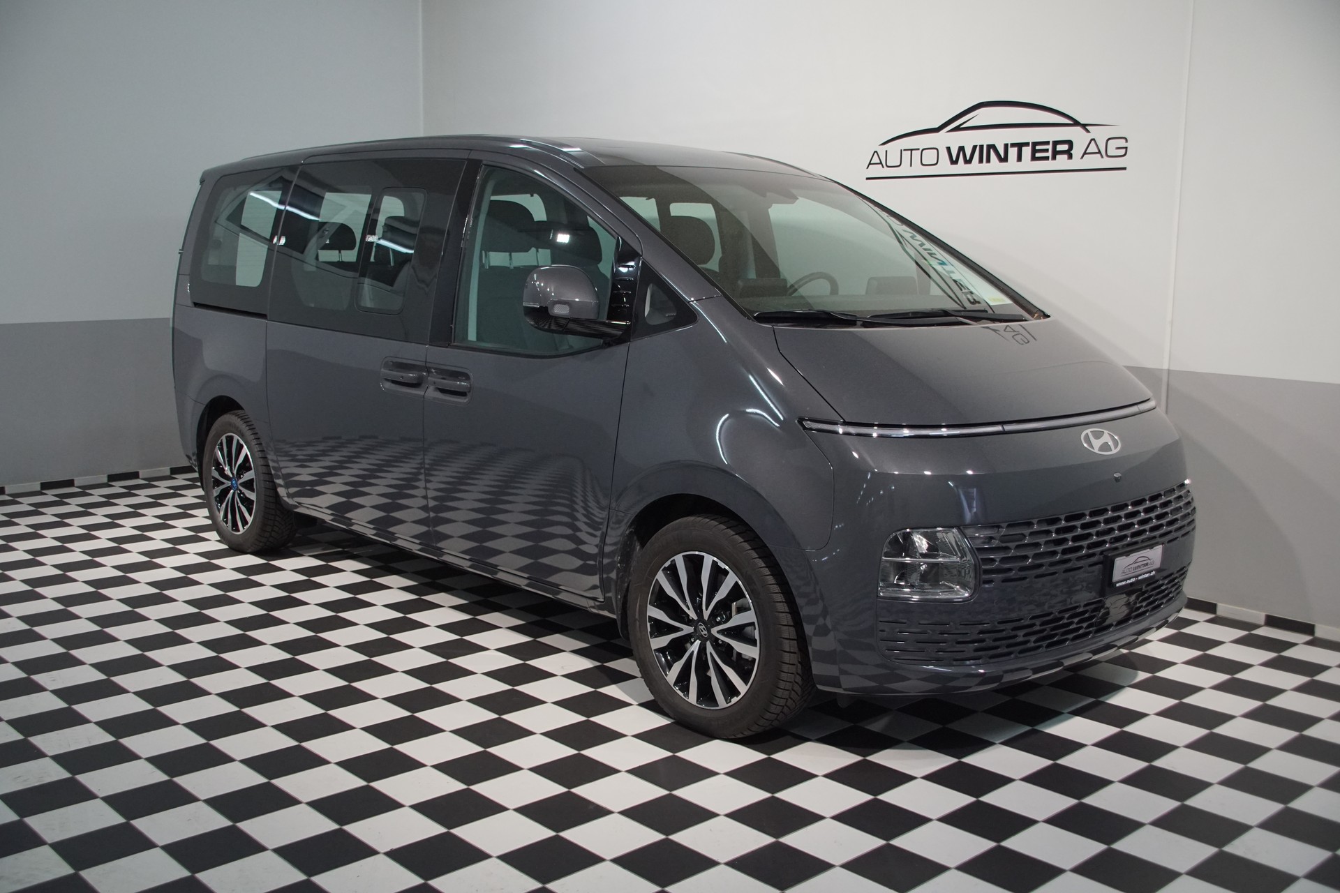 HYUNDAI Staria Premium 1.6 T-GDi HEV Vertex A *swiss*-image-4