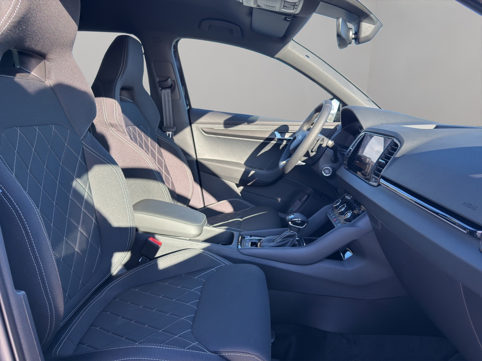 SKODA Karoq 2.0 TSI SportLine 4x4 DSG-image-17