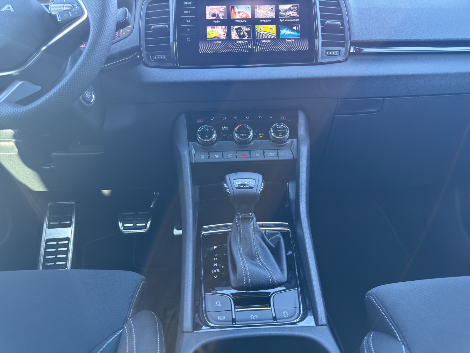 SKODA Karoq 2.0 TSI SportLine 4x4 DSG-image-11