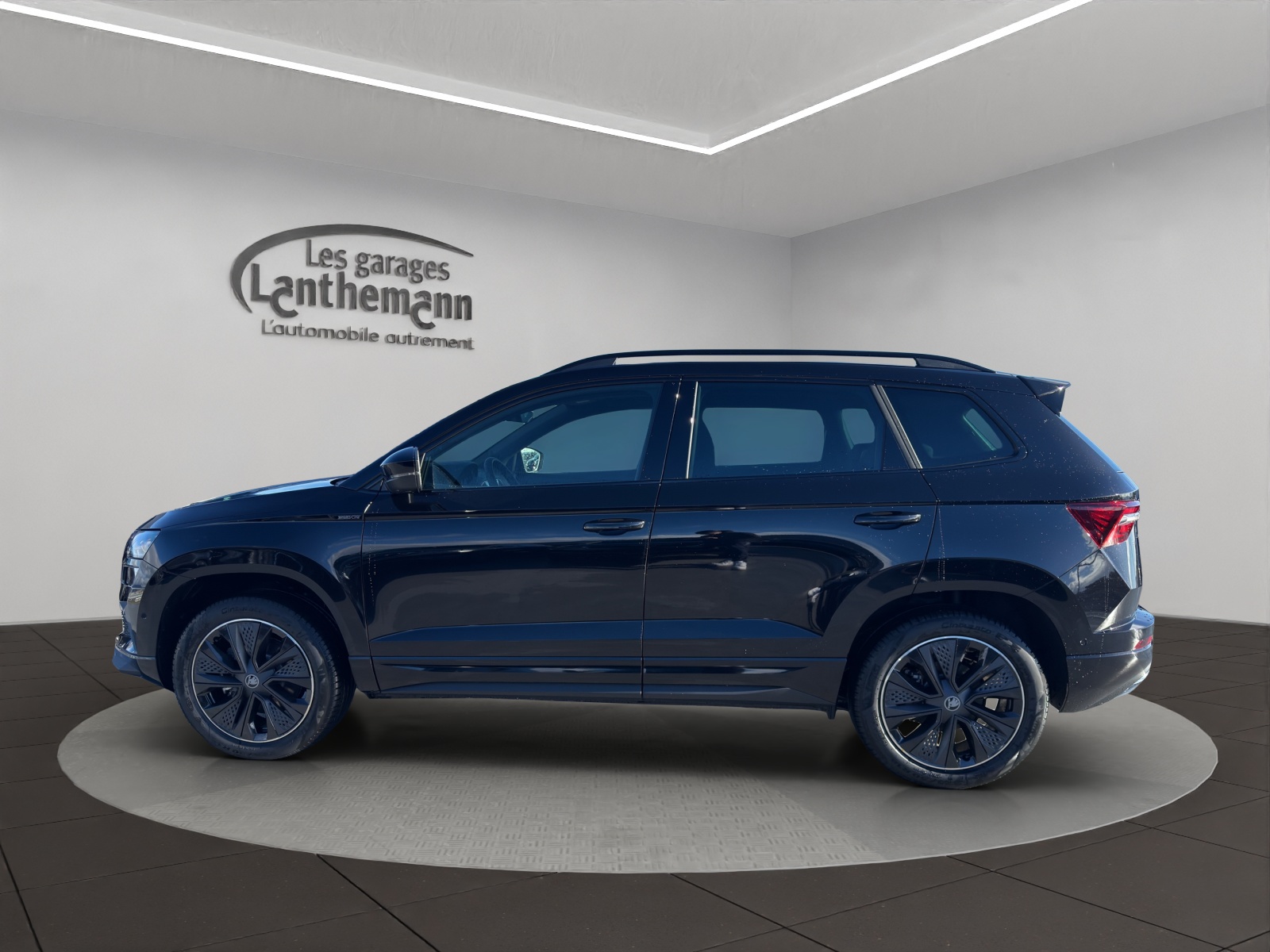 SKODA Karoq 2.0 TSI SportLine 4x4 DSG-image-1