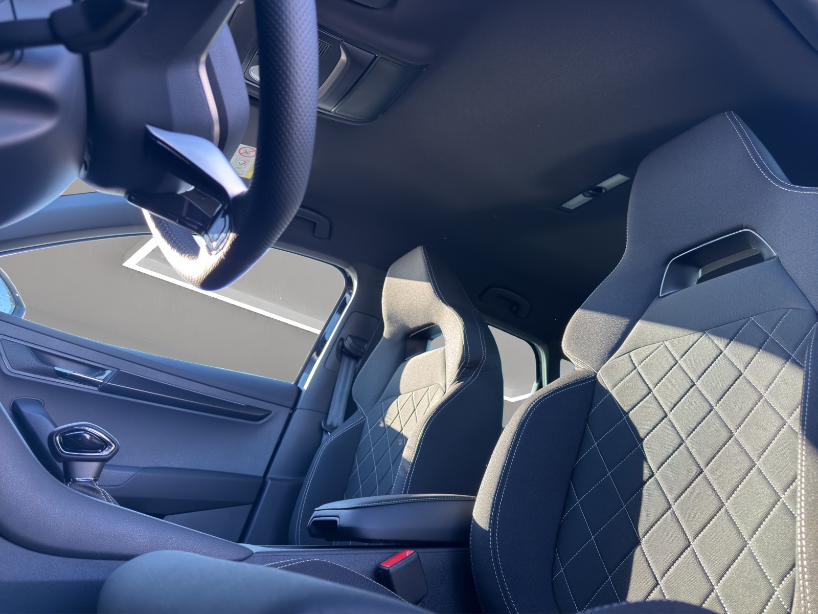 SKODA Karoq 2.0 TSI SportLine 4x4 DSG-image-15