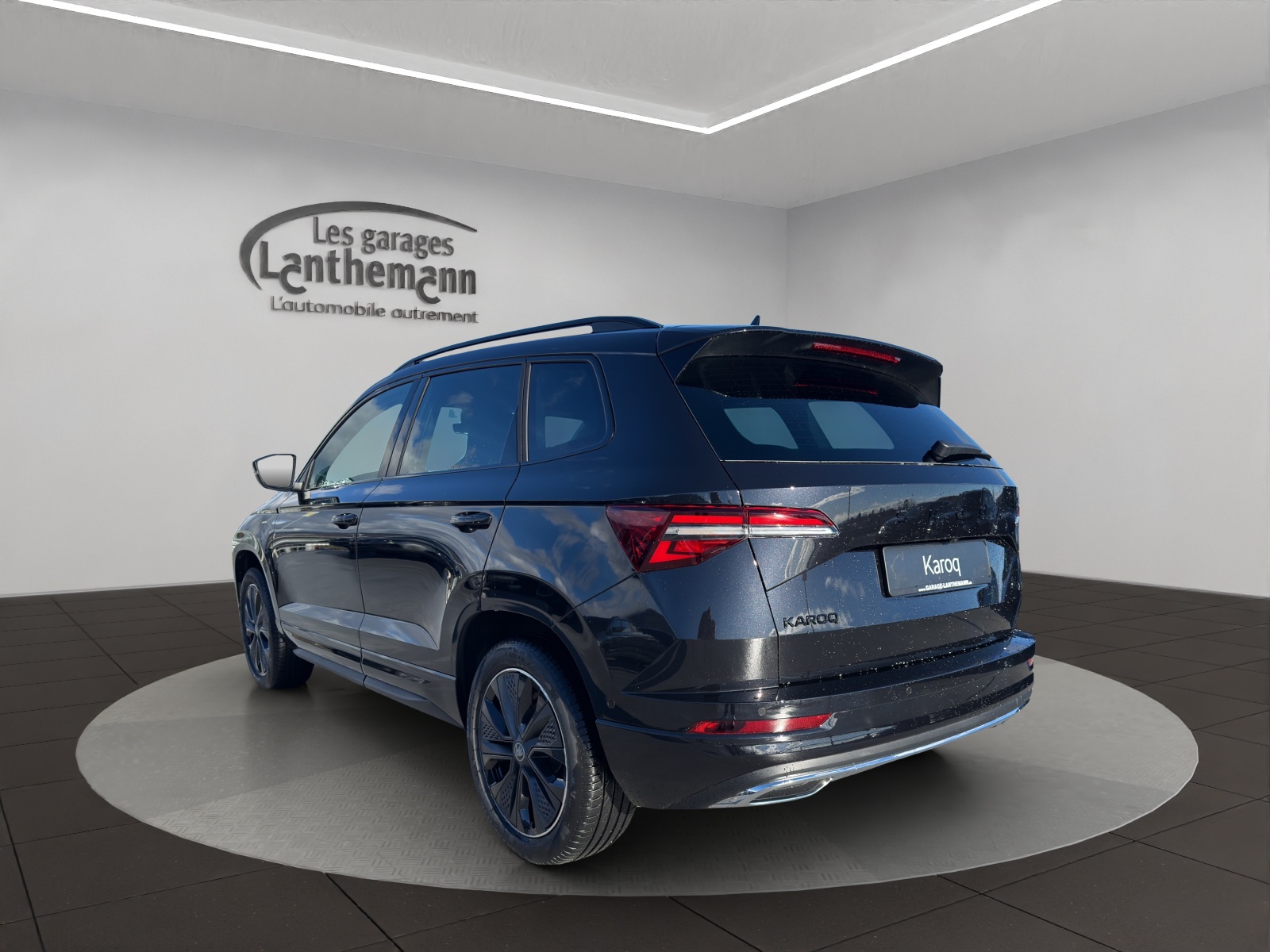 SKODA Karoq 2.0 TSI SportLine 4x4 DSG-image-2