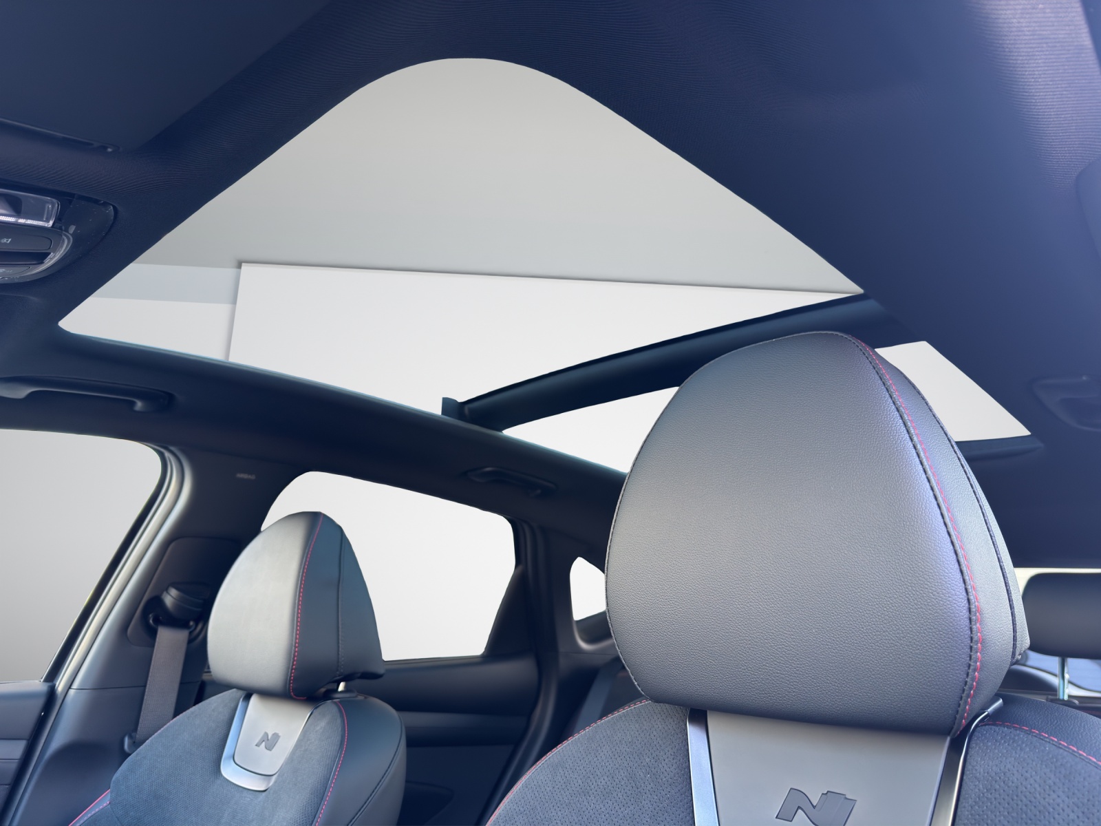 HYUNDAI Tucson 1.6 T-GDi HEV N-Line 4WD Sunroof MY27-image-12