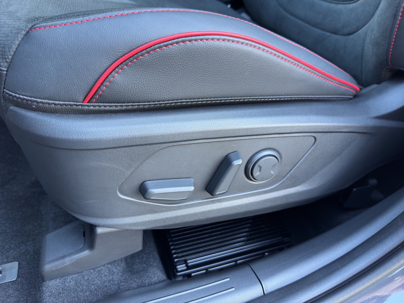 HYUNDAI Tucson 1.6 T-GDi HEV N-Line 4WD Sunroof MY27-image-5