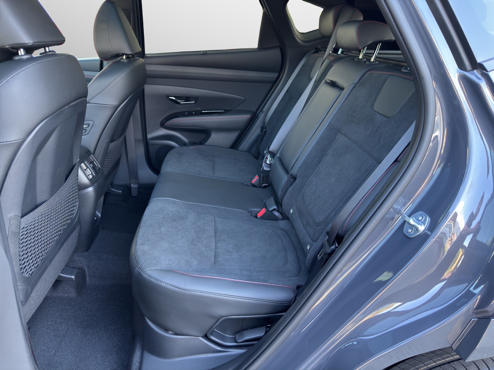 HYUNDAI Tucson 1.6 T-GDi HEV N-Line 4WD Sunroof MY27-image-7