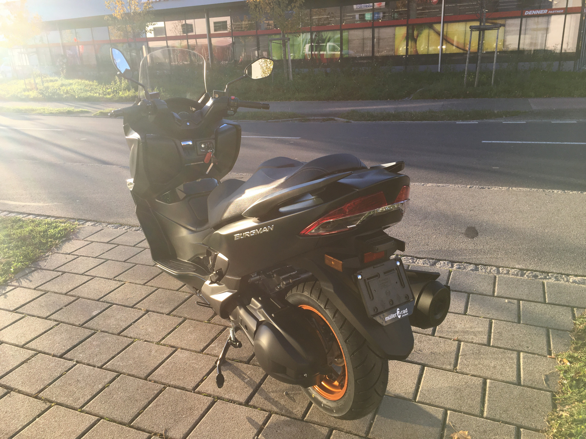 SUZUKI AN 400 Burgman-showroom-element-2