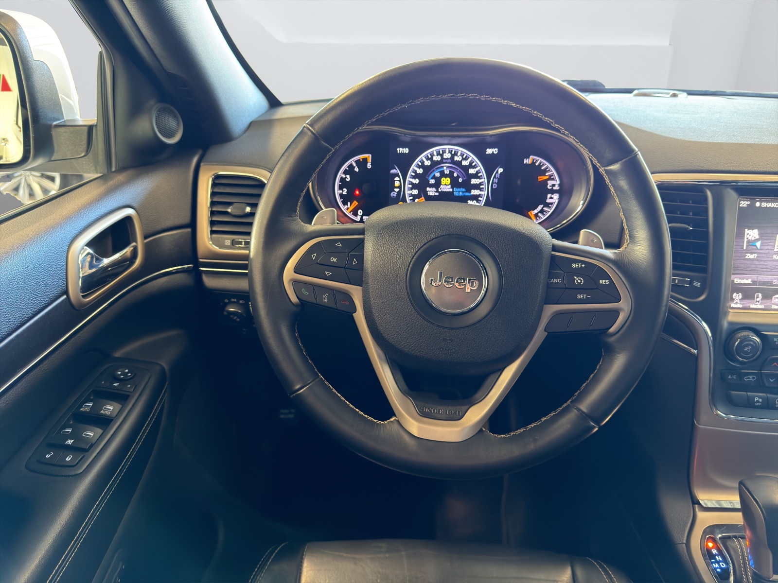 JEEP Grand Cherokee 3.0 CRD Limited Automatic-image-13