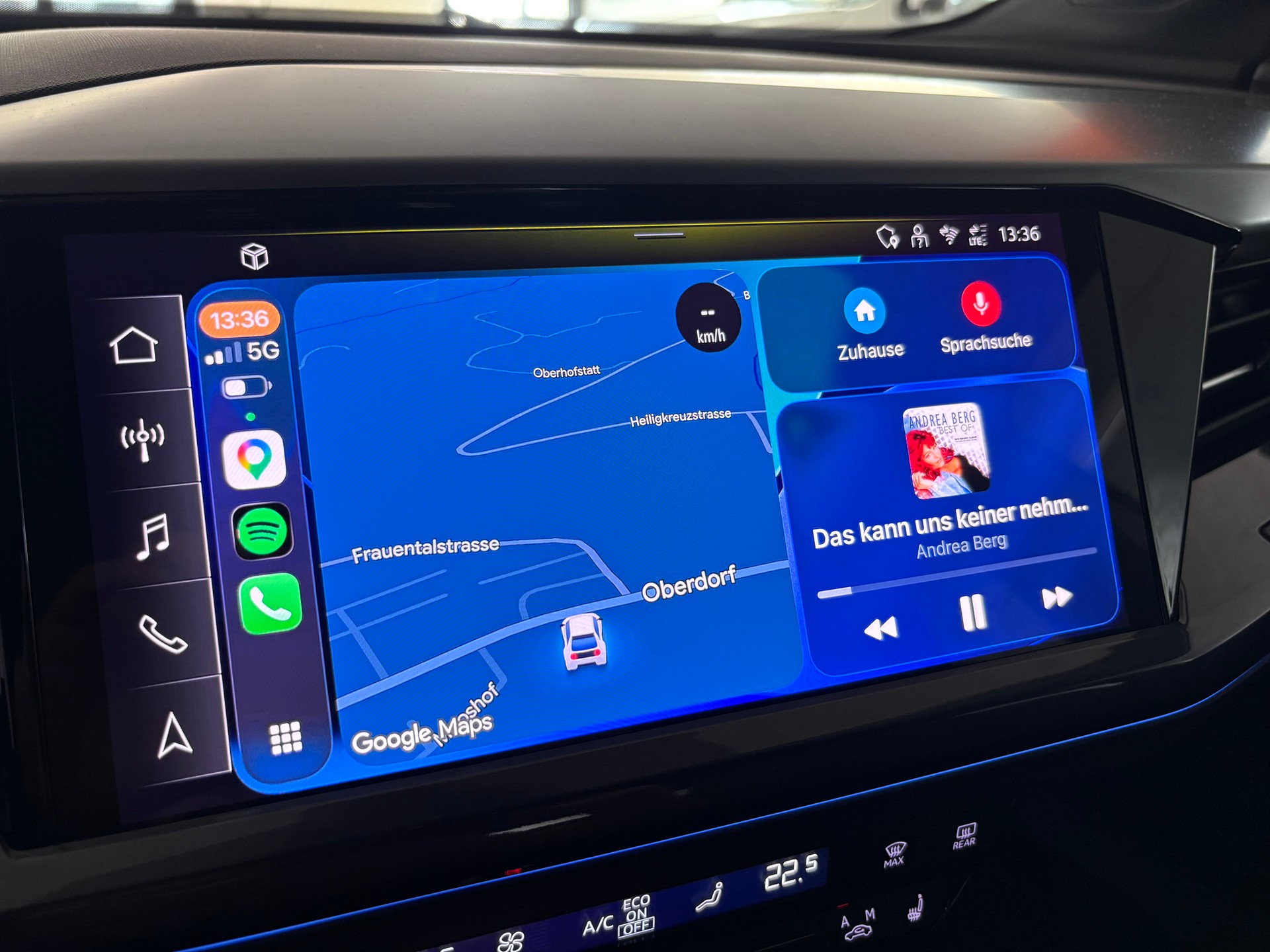 AUDI Q4 e-tron 45 Attraction quattro 82kWh S-line / Black-Optik-image-8
