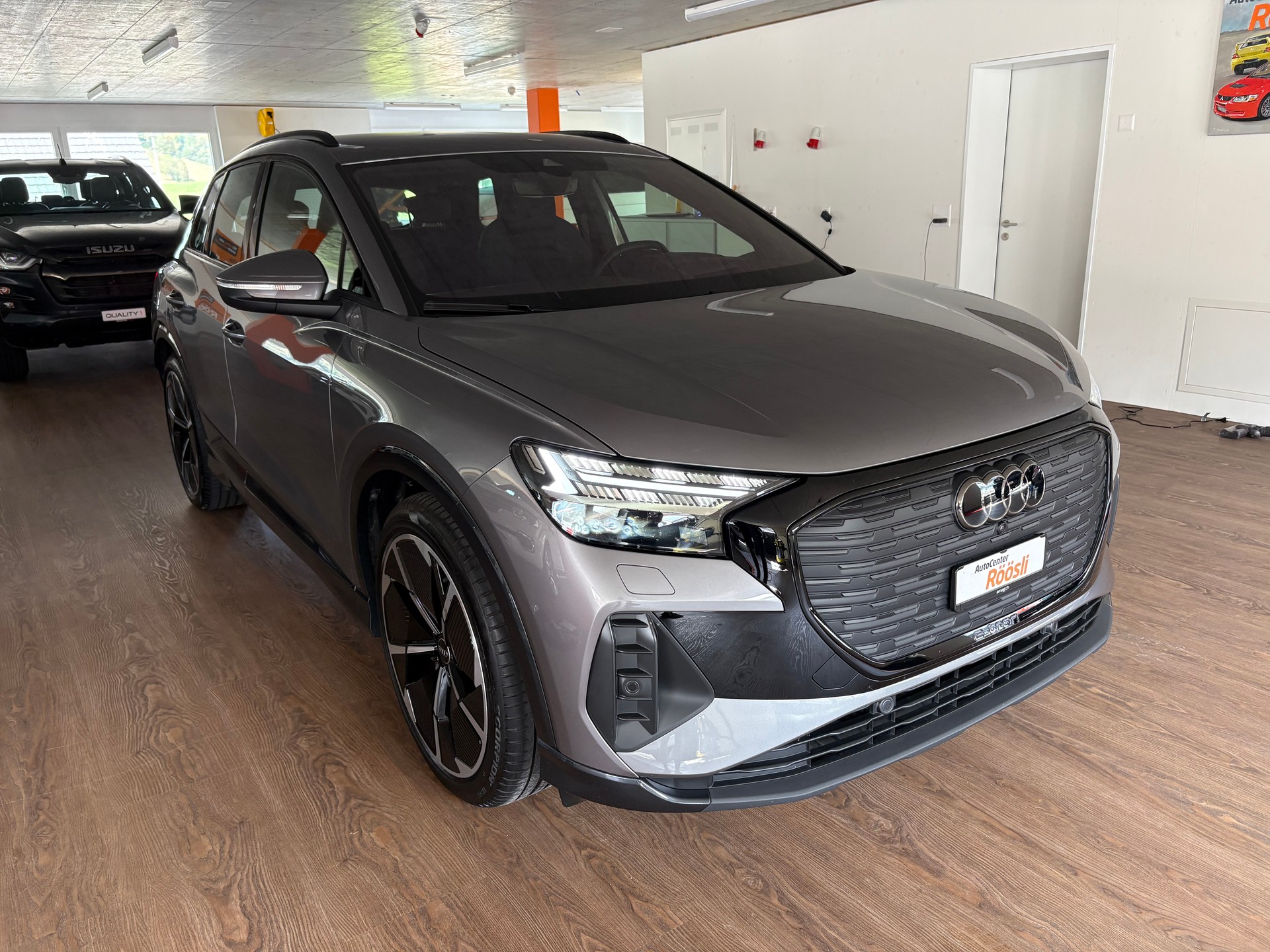 AUDI Q4 e-tron 45 Attraction quattro 82kWh S-line / Black-Optik-image-2