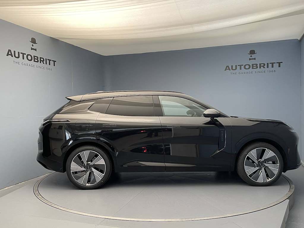 LYNK & CO 08 1.5 PHEV More-showroom-element-3