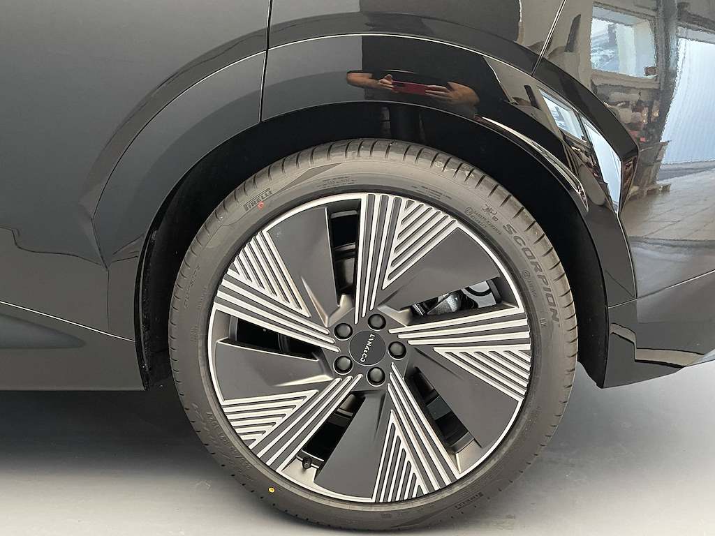 LYNK & CO 08 1.5 PHEV More-image-5