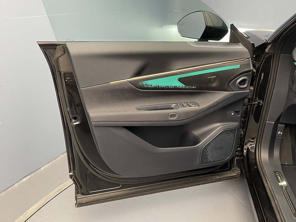 LYNK & CO 08 1.5 PHEV More-image-9
