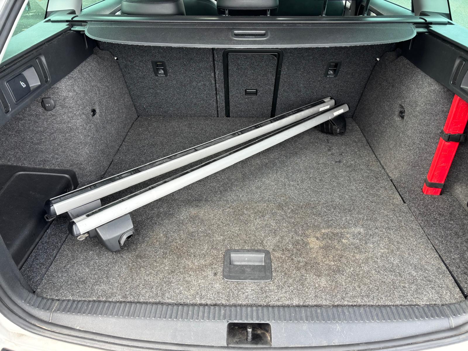 SKODA Octavia Combi 1.8 TSI Elegance 4x4 DSG-image-15
