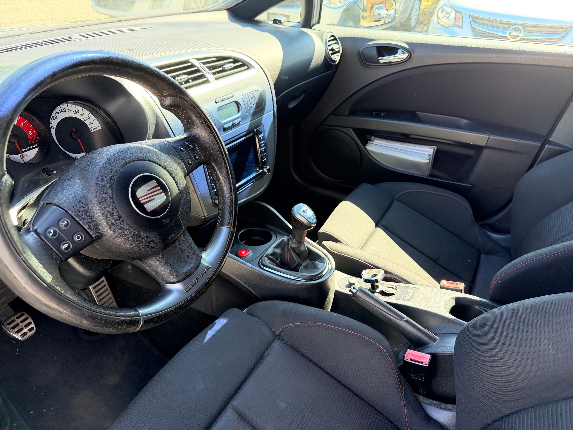 SEAT Leon 2.0 TSI Cupra-image-13