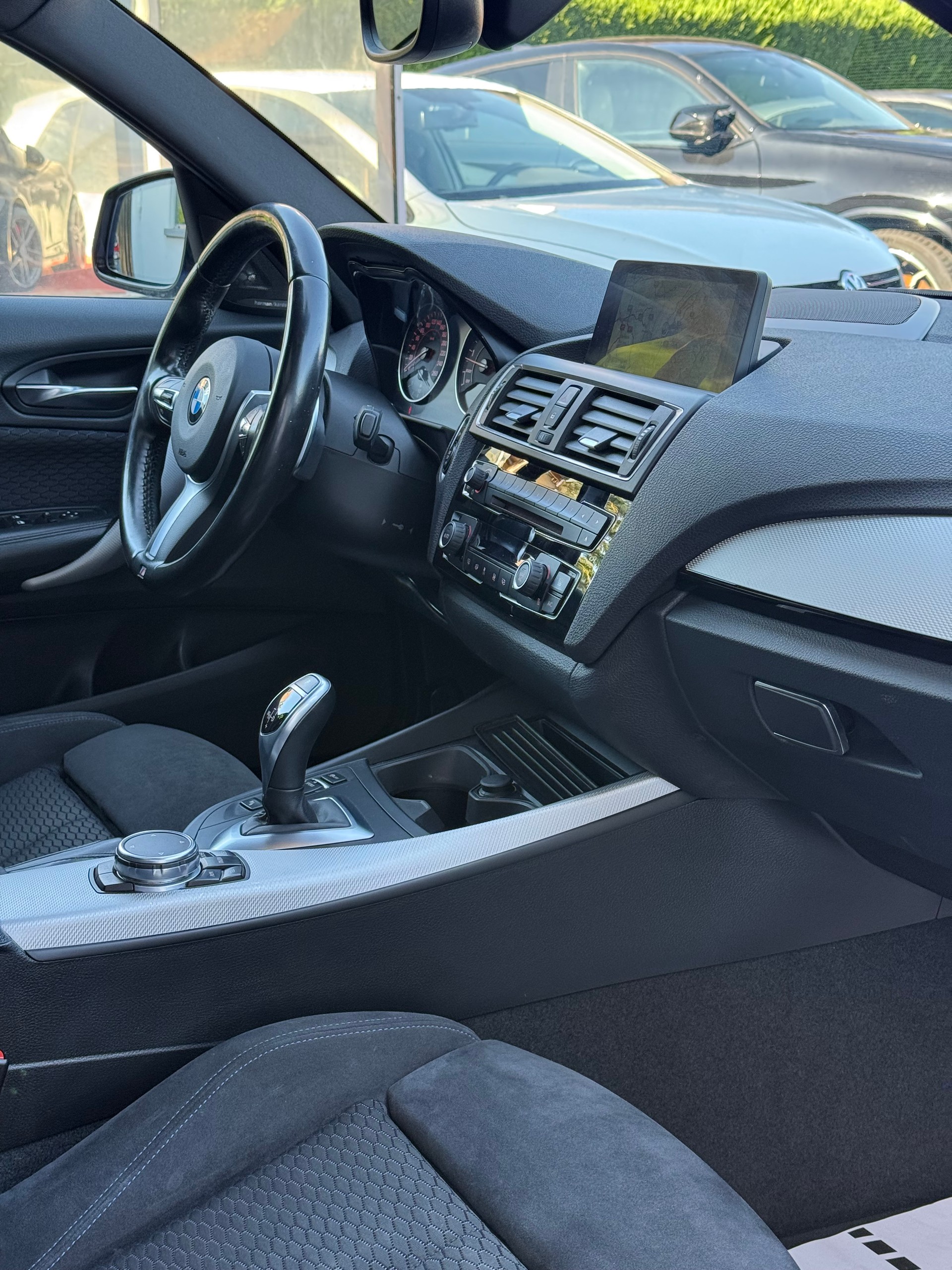 BMW M135i xDrive Steptronic-image-22
