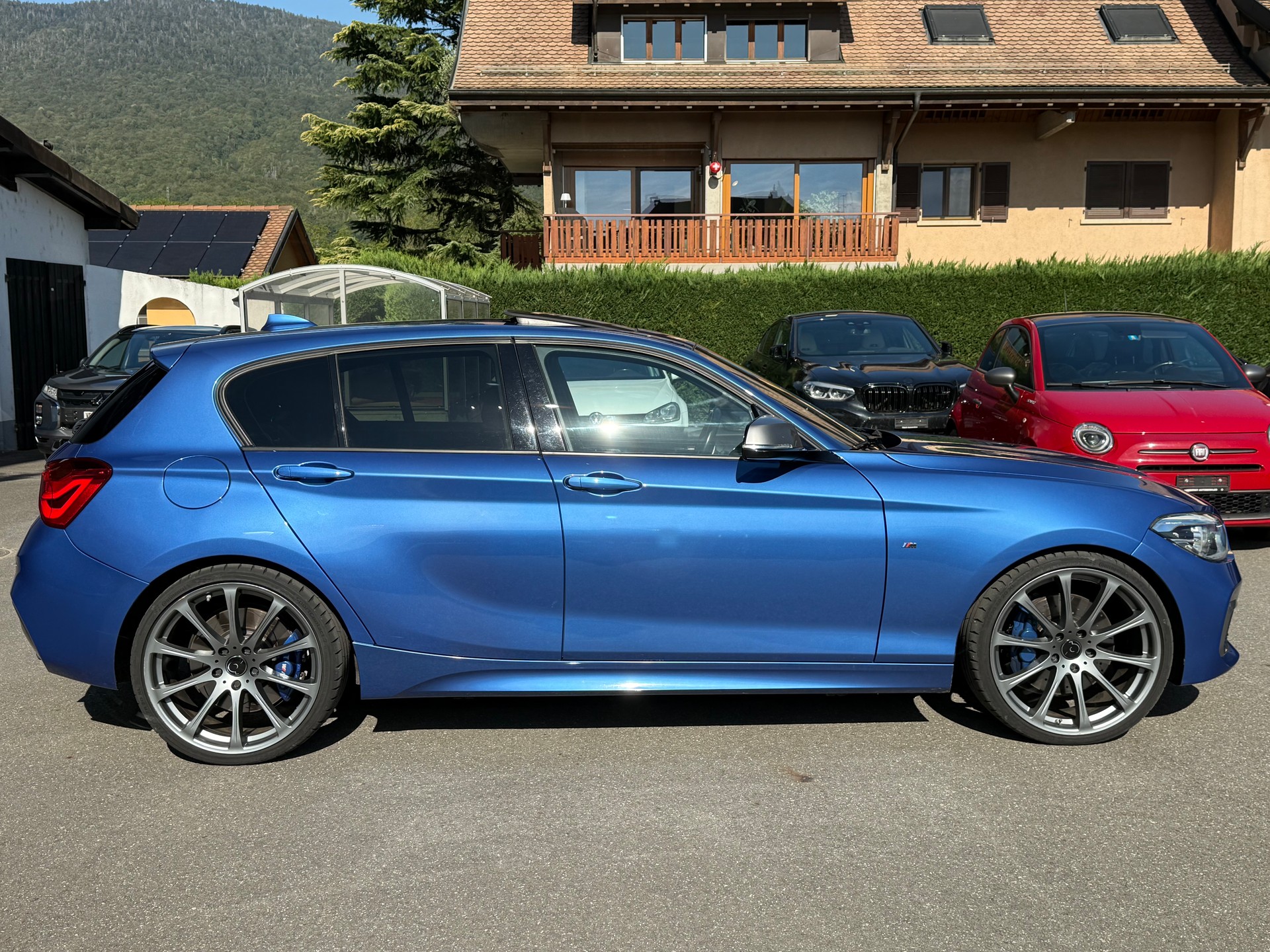BMW M135i xDrive Steptronic-image-10