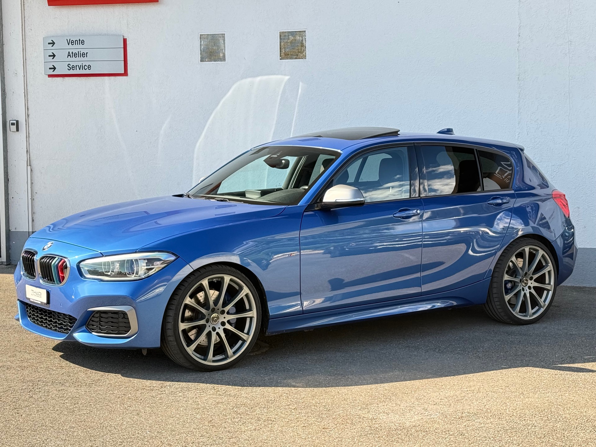 BMW M135i xDrive Steptronic-image-3