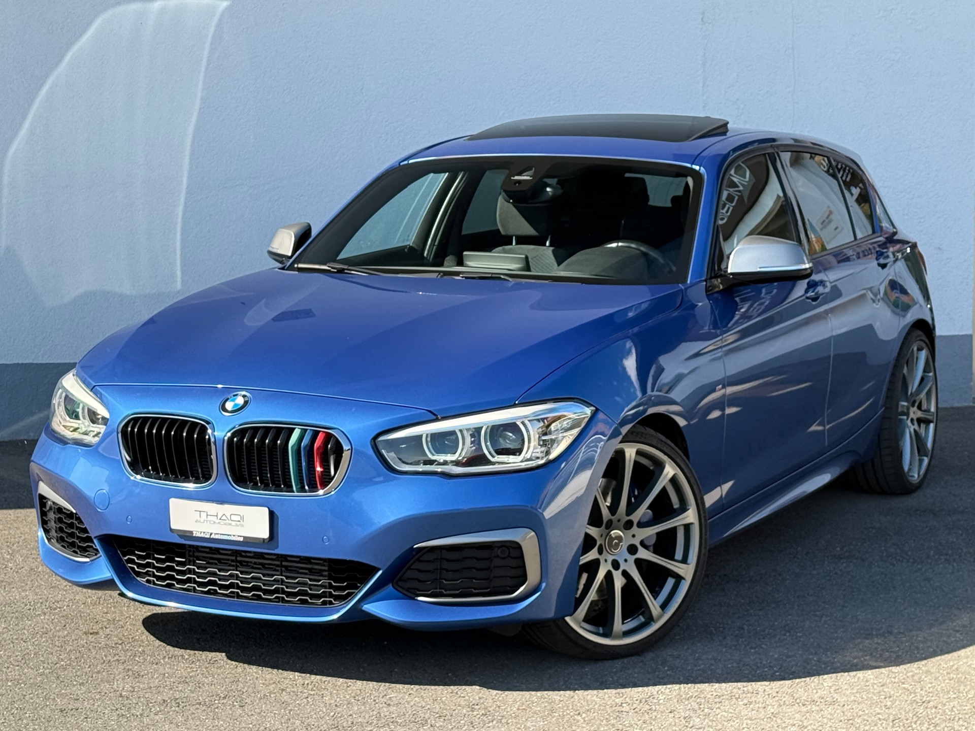 BMW M135i xDrive Steptronic-image-0